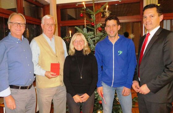 v.l.n.r.: Hanspeter Hauke, Peter Stoermer, Alice Kruse, Hans-Jörg Schiffelholz und Johannes Fechner. Foto:Eva Hauke