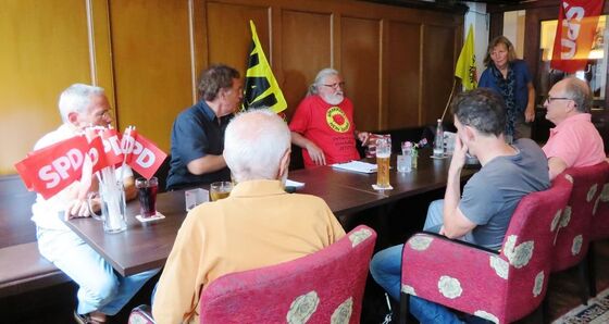 Besorgte Mienen beim Themenstammtisch zum Thema Fessenheim. Foto: E. Hauke