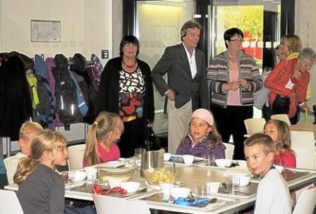 SPD-Gemeinderatsfraktion bei ihrem Besuch in der Fritz-Boehle-Schule. Foto: K. Fehrenbach